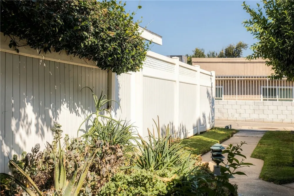 8350 Burnet #9 North Hills, CA 91343