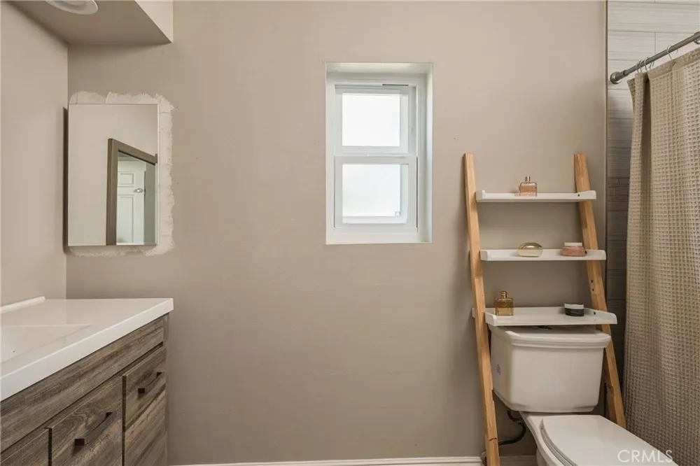 8350 Burnet #9 North Hills, CA 91343