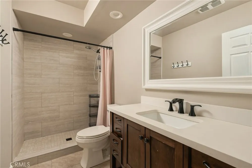 8350 Burnet #9 North Hills, CA 91343