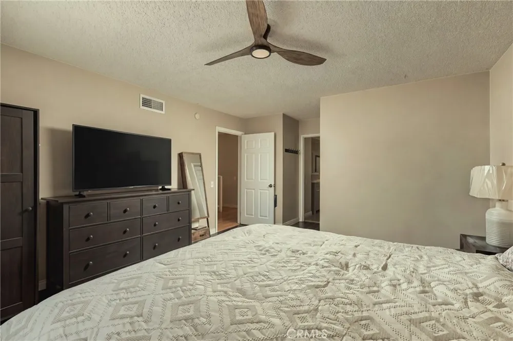 8350 Burnet #9 North Hills, CA 91343
