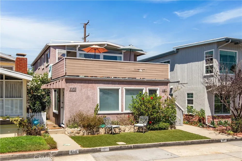 447 30th Hermosa Beach, CA 90254