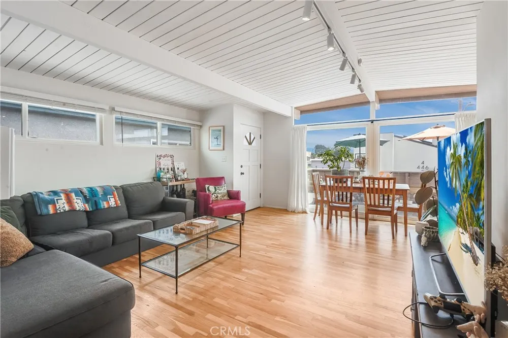 447 30th Hermosa Beach, CA 90254