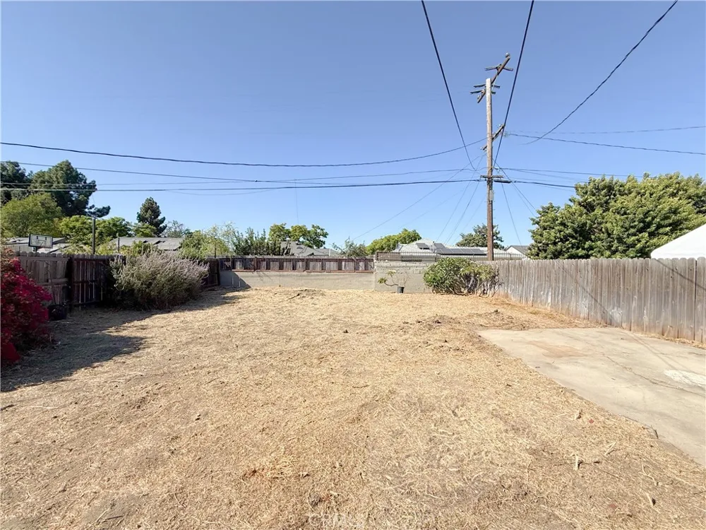 2207 W 132ND Compton, CA 90059