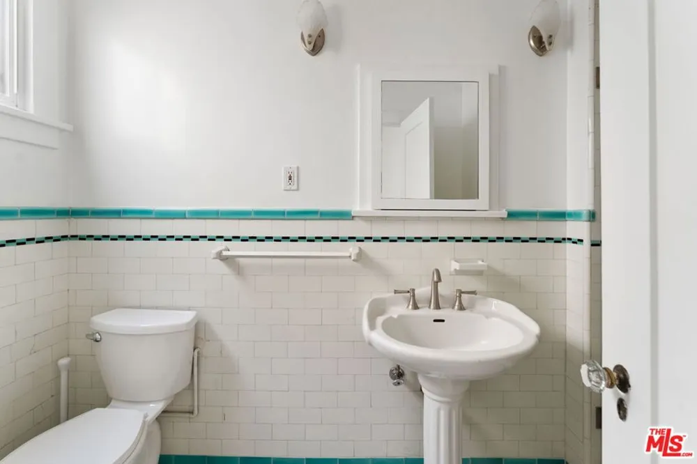177 Sycamore Avenue Los Angeles, CA 90036