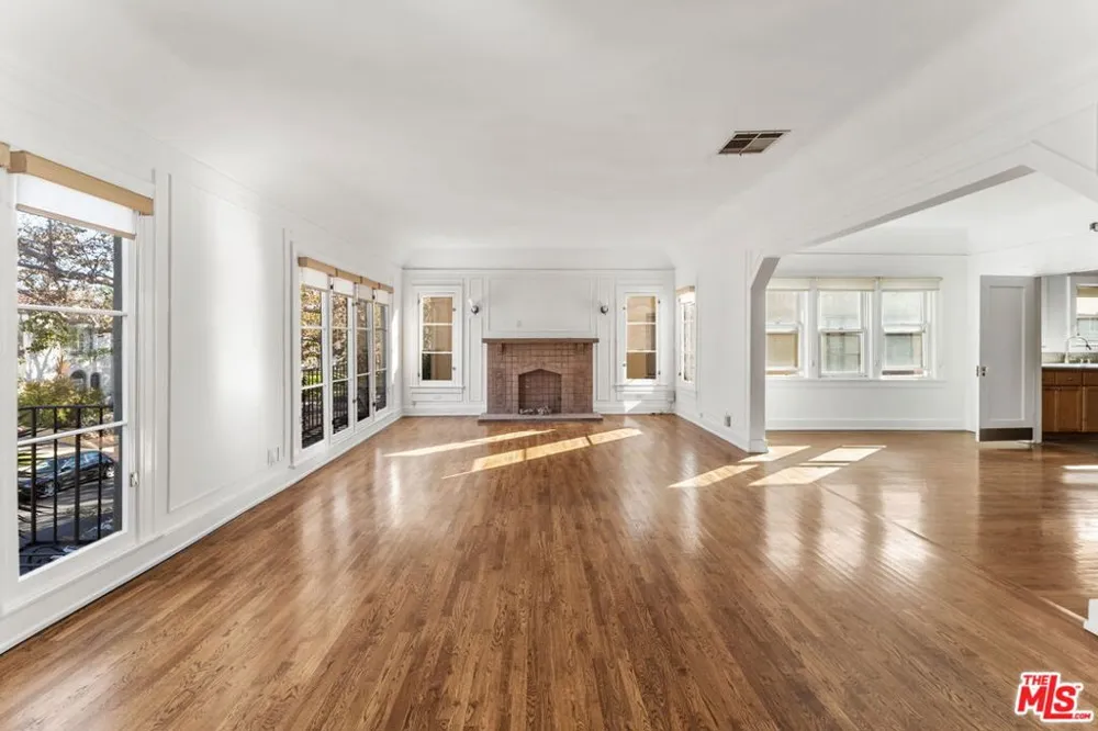 177 Sycamore Avenue Los Angeles, CA 90036