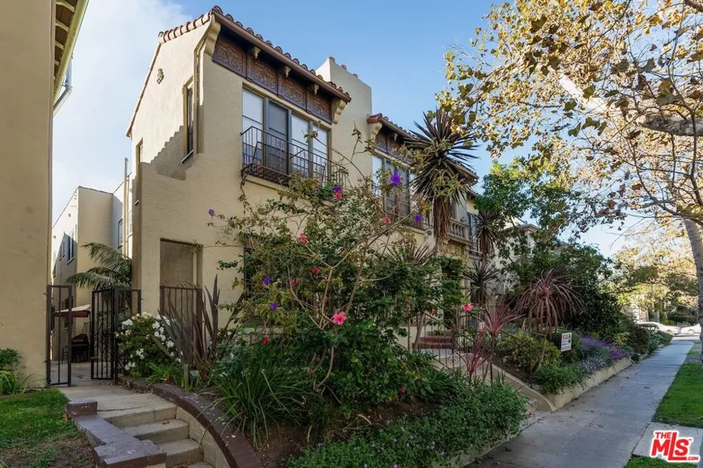 177 Sycamore Avenue Los Angeles, CA 90036