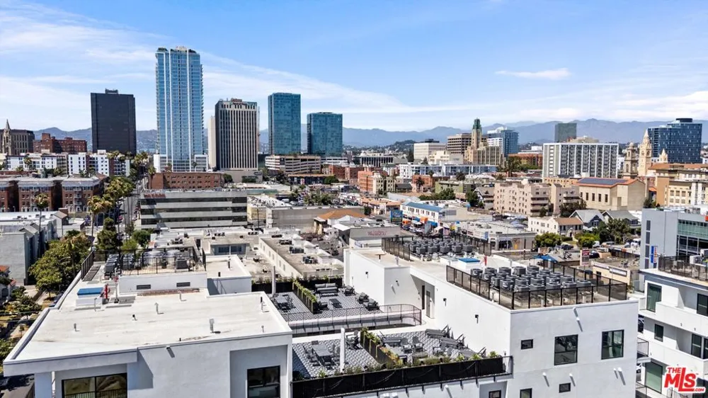 904 S New Hampshire Avenue #302 Los Angeles, CA 90006