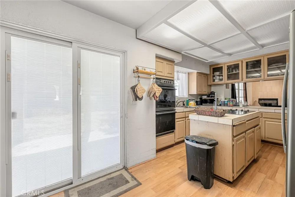 27040 Ventura Drive Cathedral City, CA 92234