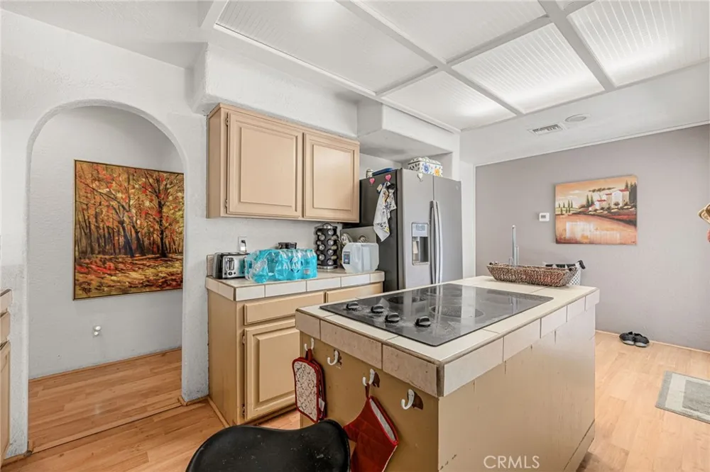 27040 Ventura Drive Cathedral City, CA 92234