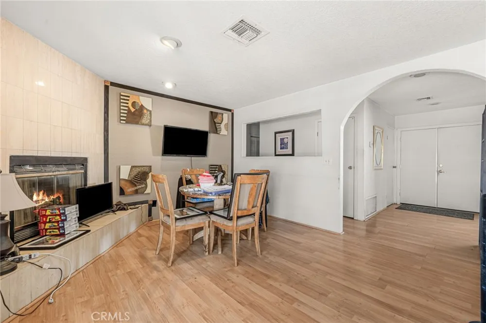 27040 Ventura Drive Cathedral City, CA 92234