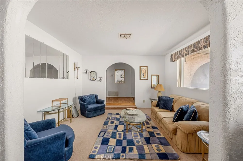 27040 Ventura Drive Cathedral City, CA 92234