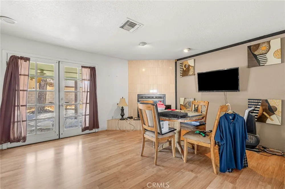 27040 Ventura Drive Cathedral City, CA 92234