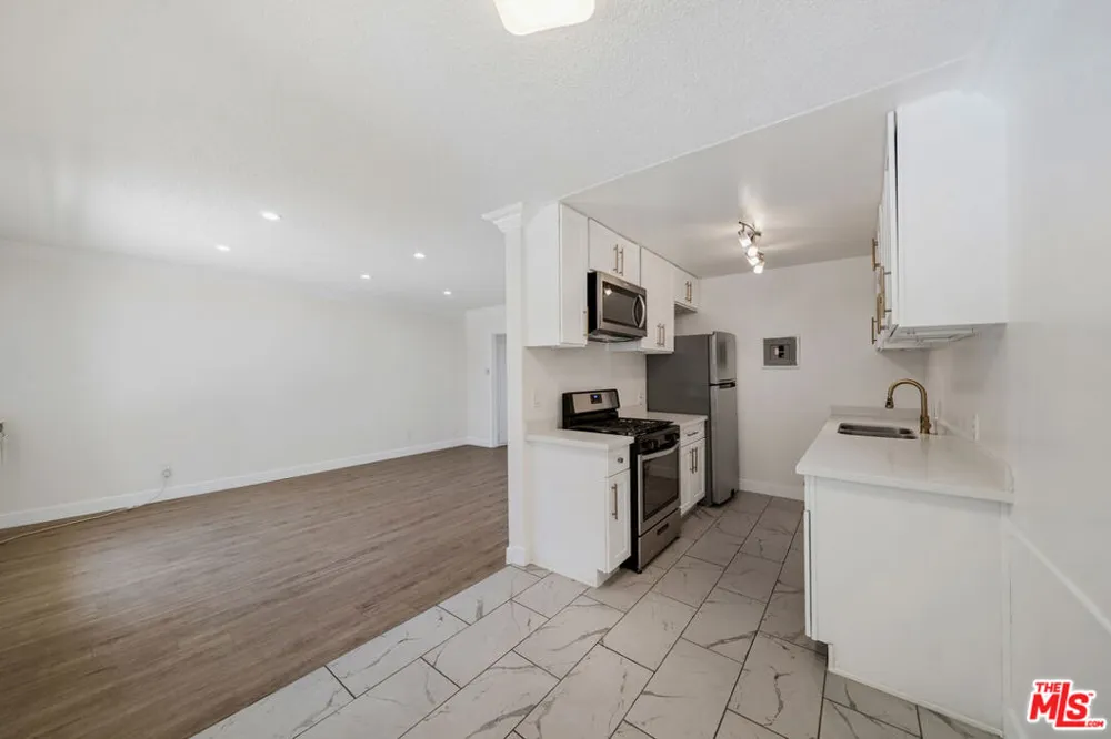 7209 Willoughby Avenue #3 Los Angeles, CA 90046