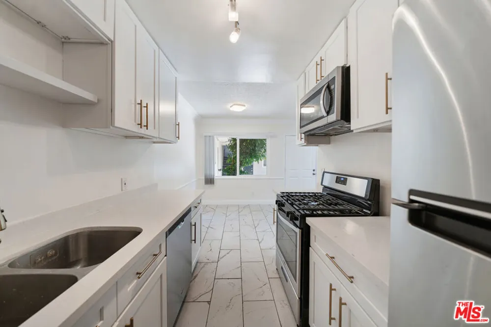 7209 Willoughby Avenue #3 Los Angeles, CA 90046