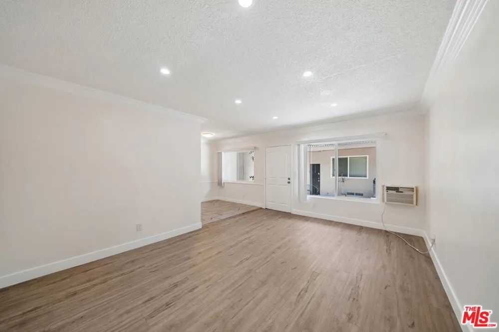 7209 Willoughby Avenue #3 Los Angeles, CA 90046