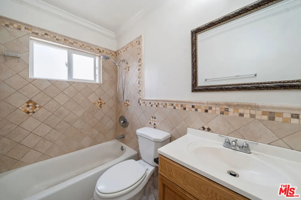 7209 Willoughby Avenue #8 Los Angeles, CA 90046
