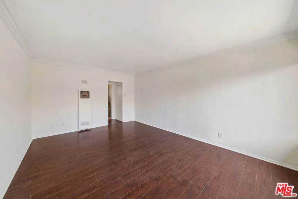 7209 Willoughby Avenue #8 Los Angeles, CA 90046
