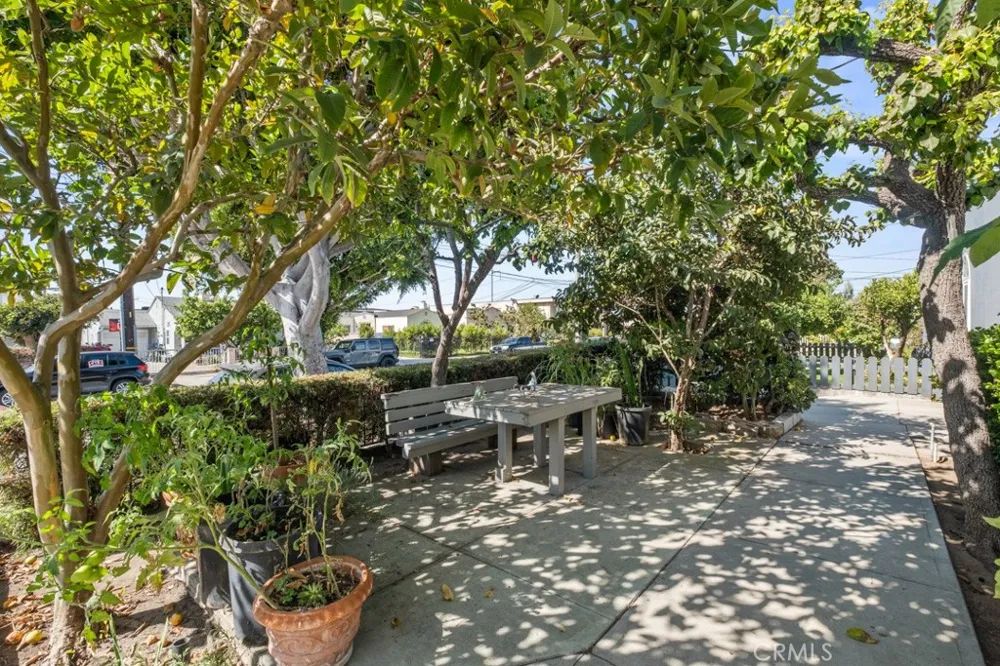 221 W Hillcrest Boulevard Inglewood, CA 90301