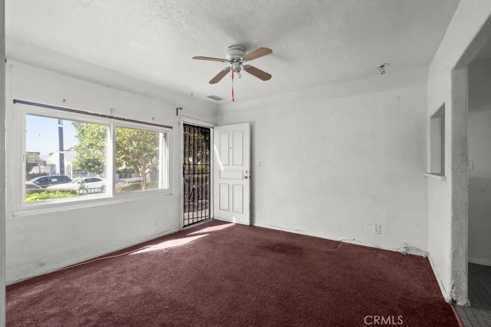 221 W Hillcrest Boulevard Inglewood, CA 90301