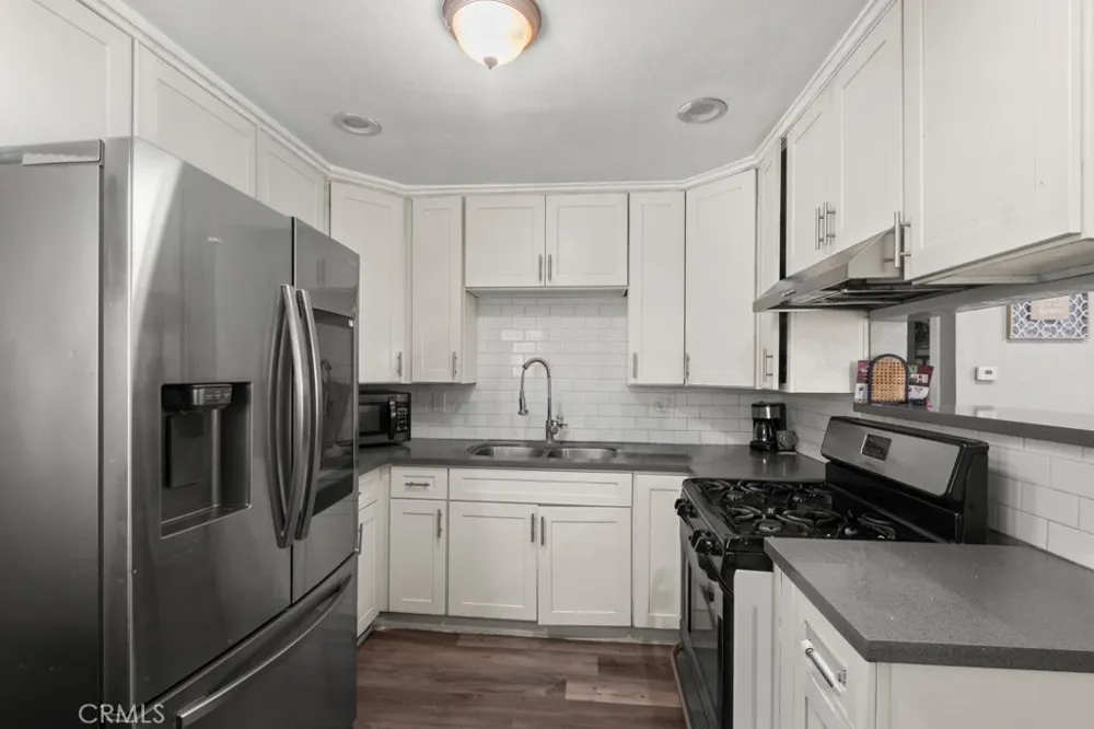 221 W Hillcrest Boulevard Inglewood, CA 90301