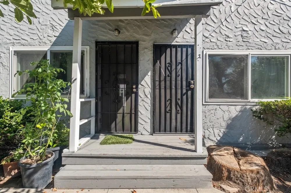 221 W Hillcrest Boulevard Inglewood, CA 90301