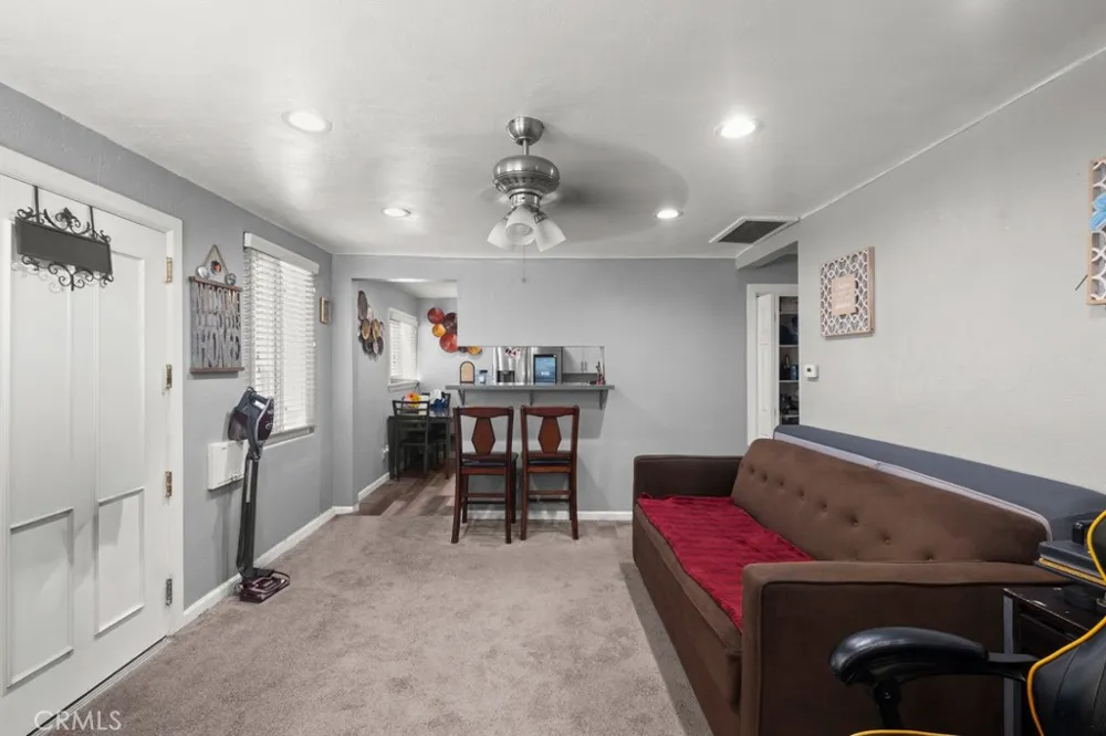221 W Hillcrest Boulevard Inglewood, CA 90301