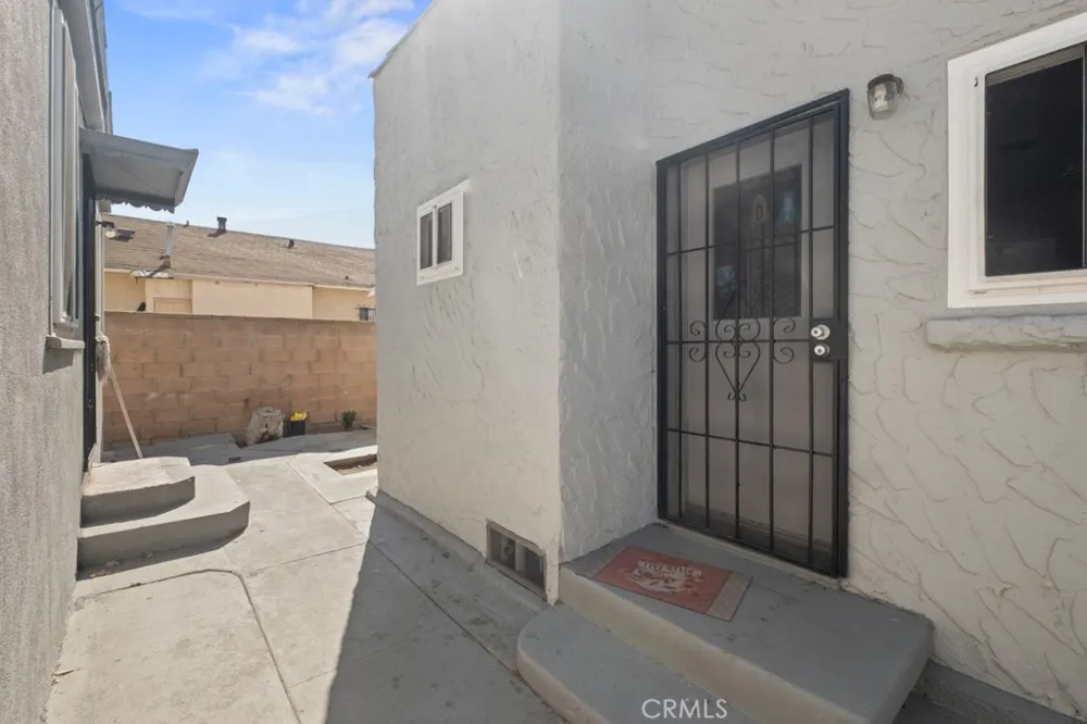 221 W Hillcrest Boulevard Inglewood, CA 90301
