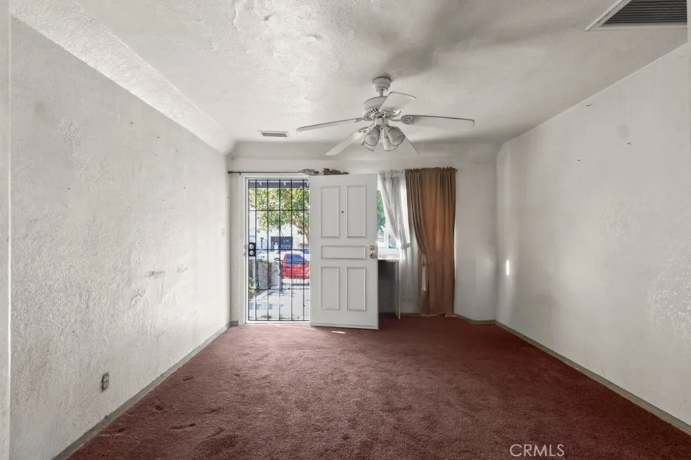 221 W Hillcrest Boulevard Inglewood, CA 90301
