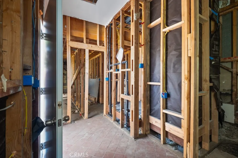 221 W Hillcrest Boulevard Inglewood, CA 90301