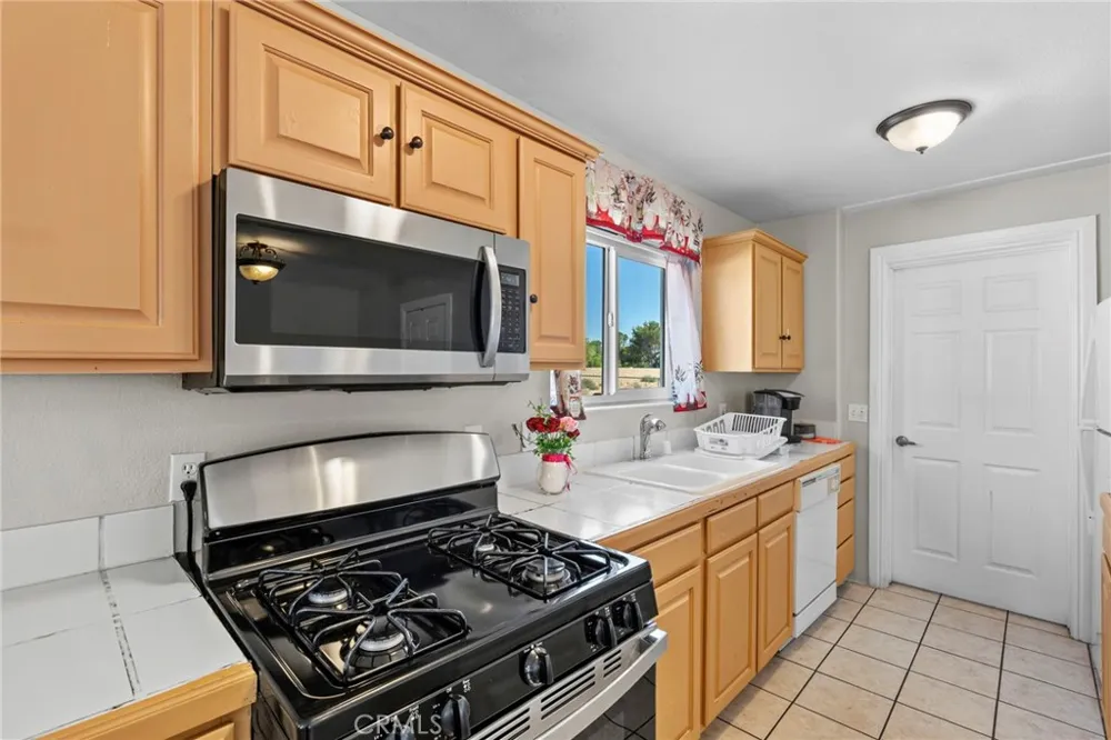 15080 Birdie Ln Helendale, CA 92342