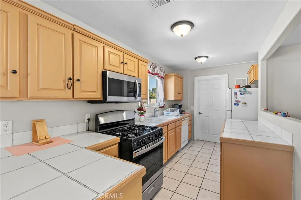 15080 Birdie Ln Helendale, CA 92342