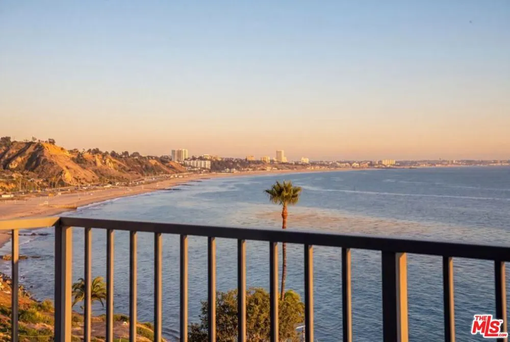 17350 W Sunset Boulevard #703 Los Angeles, CA 90272