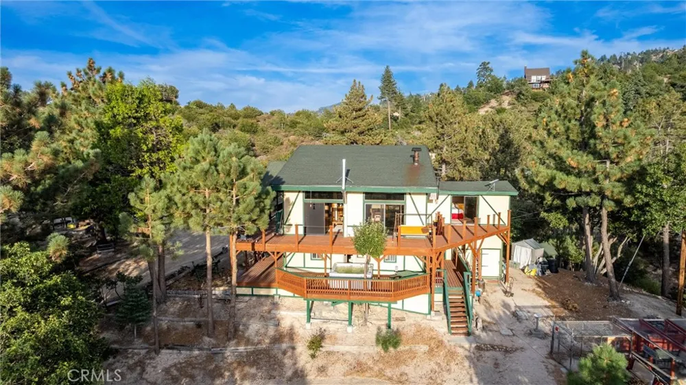 161 Trails End Green Valley Lake, CA 92314