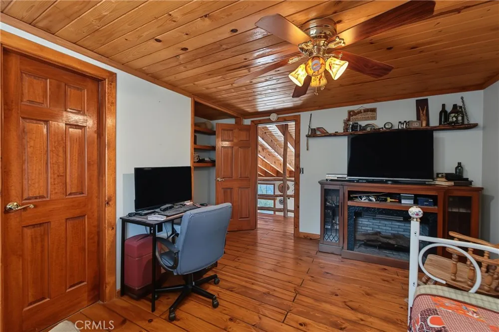 161 Trails End Green Valley Lake, CA 92314