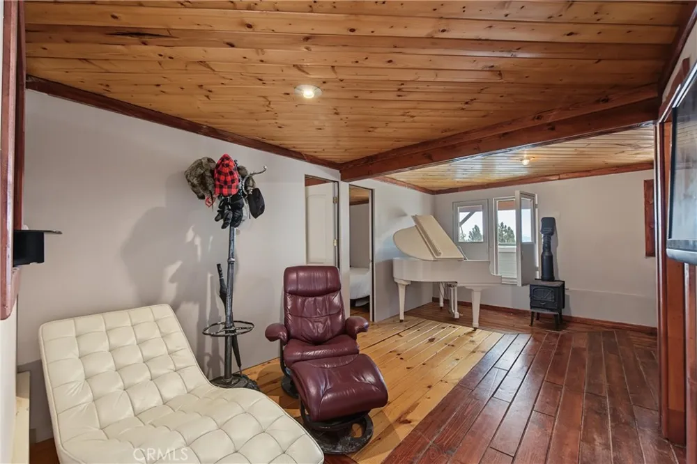 161 Trails End Green Valley Lake, CA 92314