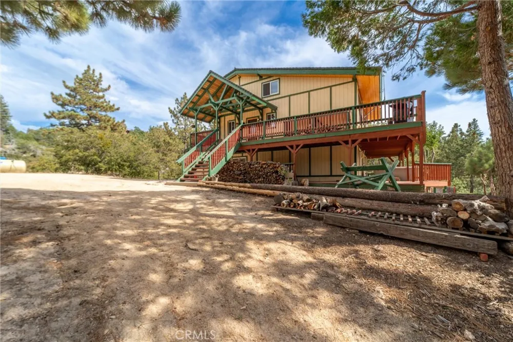 161 Trails End Green Valley Lake, CA 92314