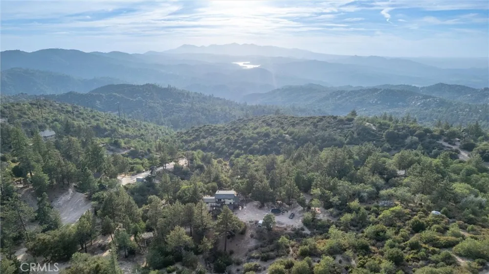 161 Trails End Green Valley Lake, CA 92314