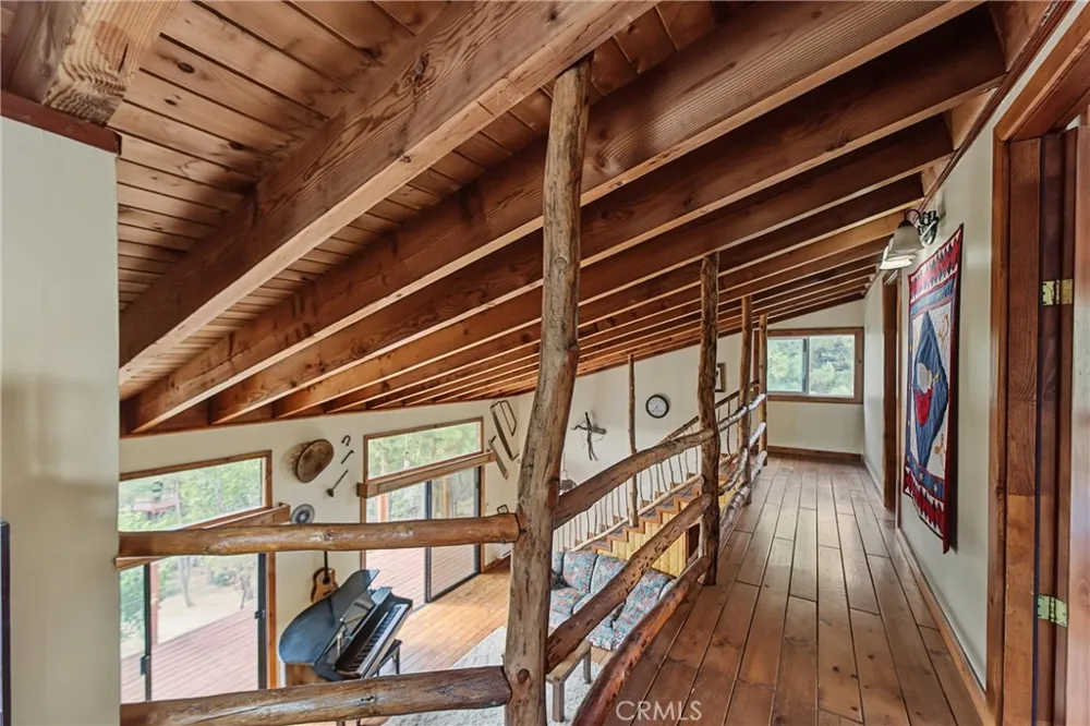 161 Trails End Green Valley Lake, CA 92314