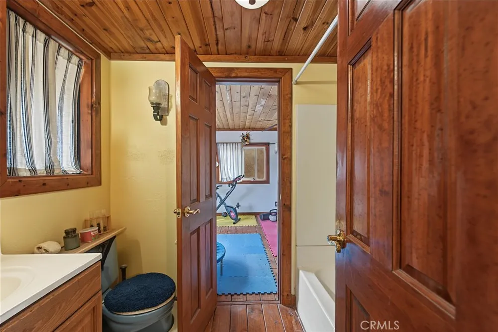 161 Trails End Green Valley Lake, CA 92314