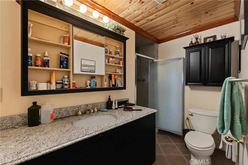 161 Trails End Green Valley Lake, CA 92314