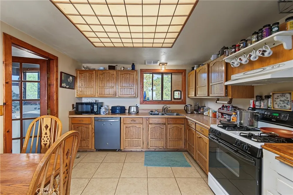161 Trails End Green Valley Lake, CA 92314