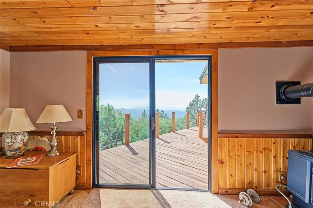 161 Trails End Green Valley Lake, CA 92314