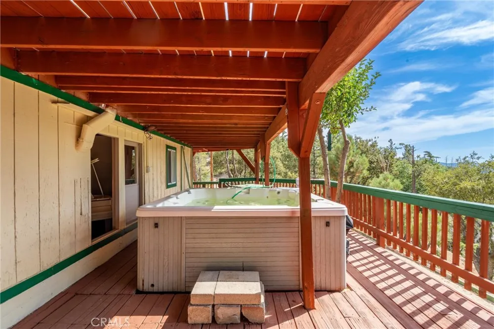 161 Trails End Green Valley Lake, CA 92314