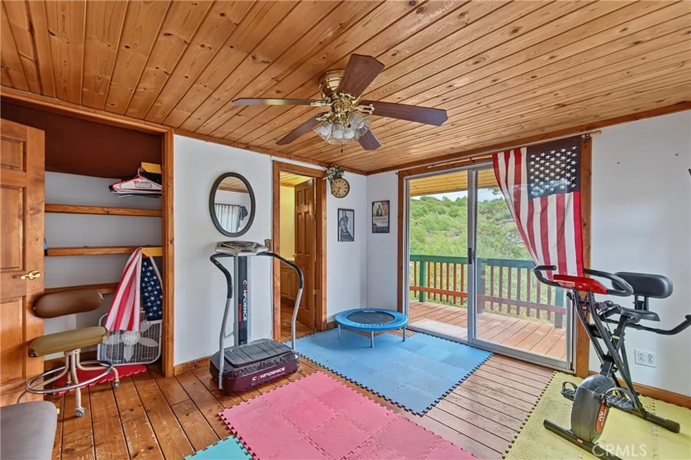 161 Trails End Green Valley Lake, CA 92314