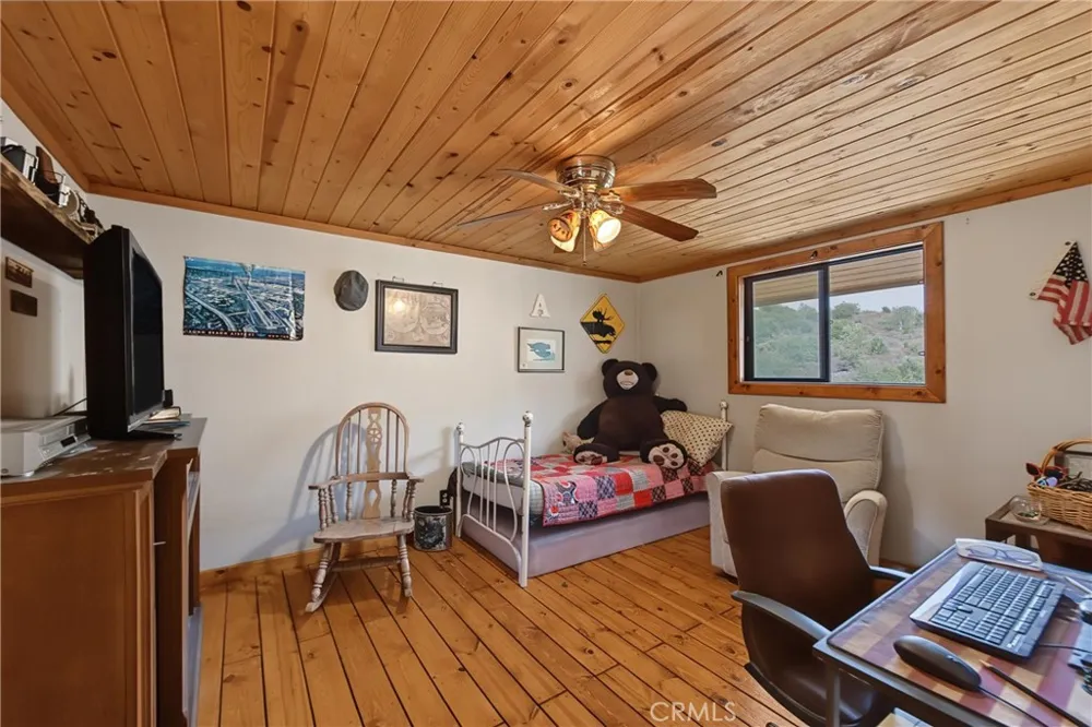 161 Trails End Green Valley Lake, CA 92314