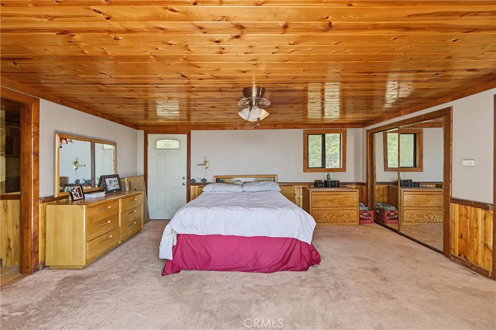 161 Trails End Green Valley Lake, CA 92314