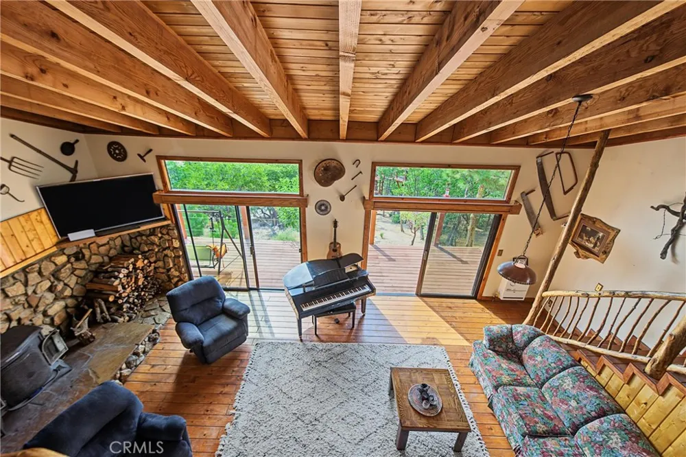 161 Trails End Green Valley Lake, CA 92314
