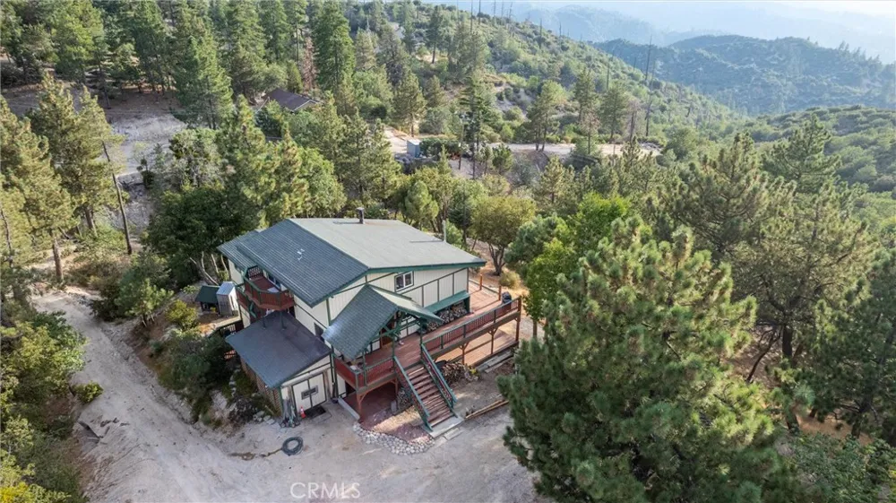 161 Trails End Green Valley Lake, CA 92314