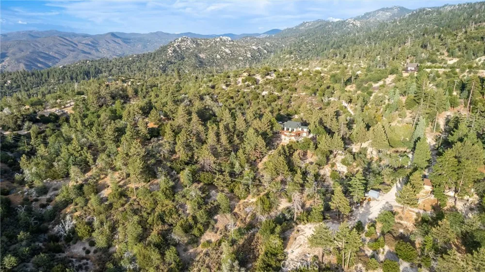 161 Trails End Green Valley Lake, CA 92314