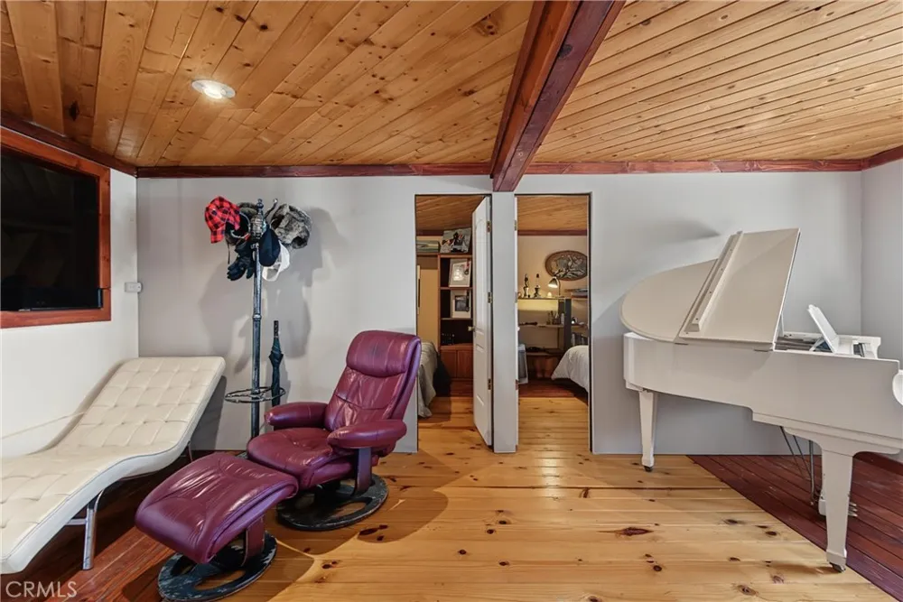 161 Trails End Green Valley Lake, CA 92314